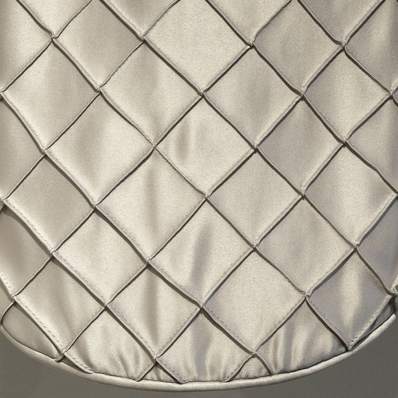 Bella Pin Tuck Diamond Window Valance in Linen - Picture 3 of 7